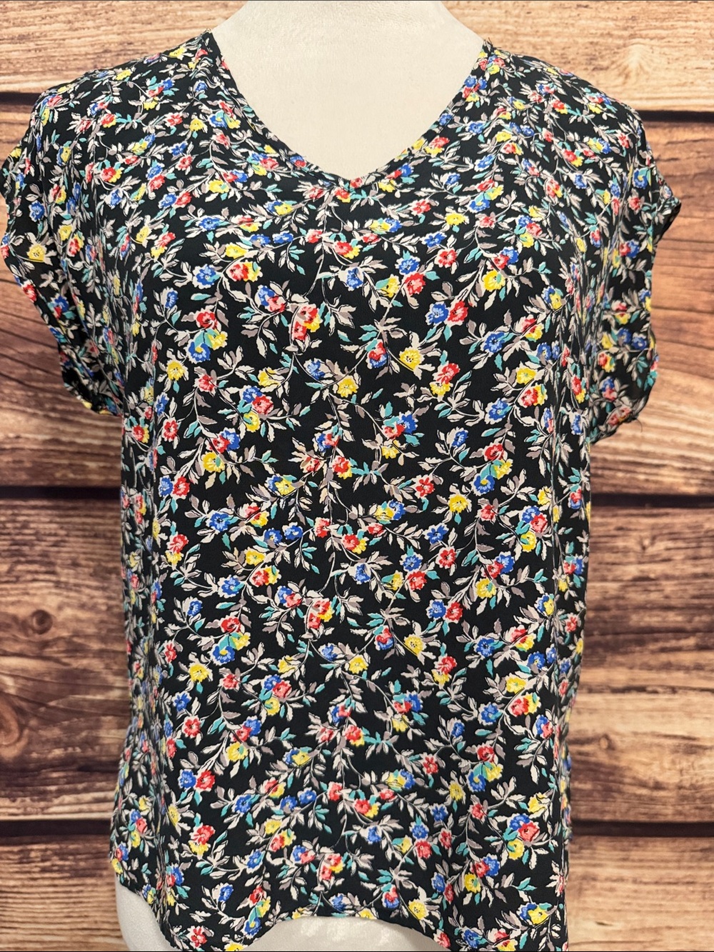 jonathan martin Black Floral V-Neck Short Sleeve Blouse